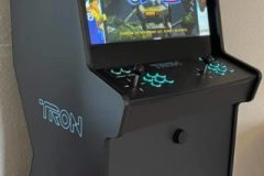 borne-arcade-power-game-Tron-e1631190910189